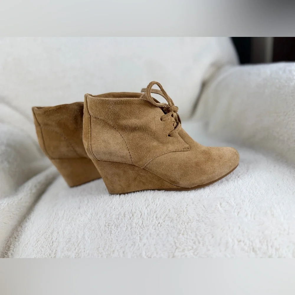 Gianni Bini Camel Suede Wedge Ankle Boots - Picture 1 of 11